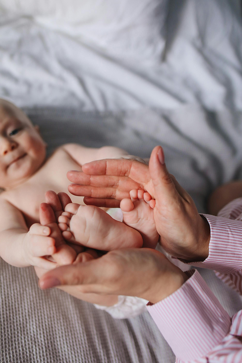 Massage bébé, Haute Savoie Massage bien-être bébé, huile de massage bébé, soin bébé, Haute Savoie